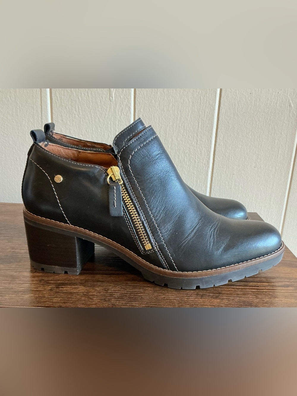 NWOB Rare Black Leather Pikolinos Llanes Ankle Booties Shoes Womens US9.5/EU40
